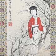 Pintura china “Dama entre ciruelos en flor”, con sello Guan Pinhu