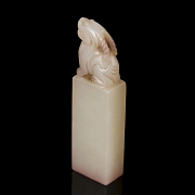 Hetian jade seal ‘Beast with horns’, Qing dynasty