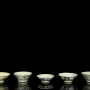 Cinco cuencos de cerámica esmaltada, dinastía Ming