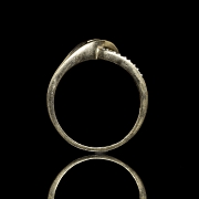 Anillo oro amarillo con diamantes talla brillante y baguette