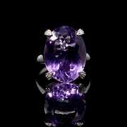 Anillo de oro blanco 18 kt con amatista y diamantes - 2