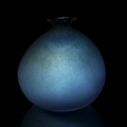 Jarrón globular de Liulí, dinastía Tang