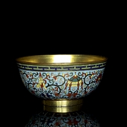 Cuenco de bronce con esmalte cloisonné, dinastía Qing