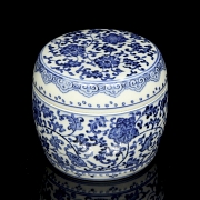 Caja de porcelana en azul y blanco