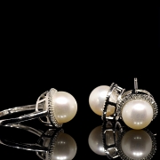 Conjunto en oro blanco de 18K, perlas y diamantes
