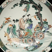 Famille verte porcelain plate, ‘Court scene’, with Kangxi mark - 1