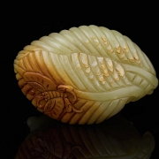 Figura de jade amarillo