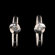 Pendientes de aro en oro blanco de 18K con diamantes