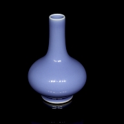Monochrome light-blue glazed porcelain vase, Qing dynasty - 5