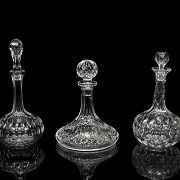 Tres decantadores en cristal tallado, s.XX