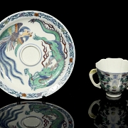 Conjunto de taza y plato de porcelana