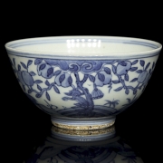 Blue and white porcelain bowl ‘Deer and fruits’, with Chenghua seal