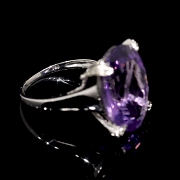 Anillo de oro blanco 18 kt con amatista y diamantes - 7