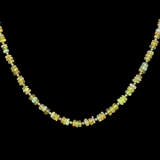 Collar con cuentas de ópalo amarillo