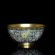 Cuenco de bronce con esmalte cloisonné, dinastía Qing
