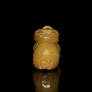 Figura de jade amarillo 