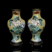 Pair of cloisonné vases 