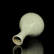 Jarrón de cerámica con esmalte celadón 
