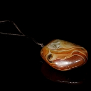 Colgante de ágata natural, dinastía Liao