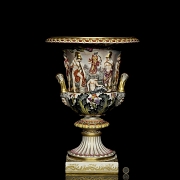 Copa de porcelana “Bacanal clásico”, Capodimonte s.XIX