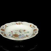 Pink family ‘Flowers and rocaille’ porcelain dish, Qing dynasty - 4