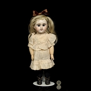 Muñeca de porcelana Etienne Denamur (Bébé E. D.), París, Francia, c. 1900