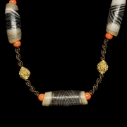 Necklace with agate and gilded bronze Dizi beads, Tibet, 15th century