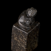 Sello de piedra tallada 