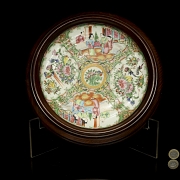 Cantonese porcelain dish with wooden frame, 20th century - 8