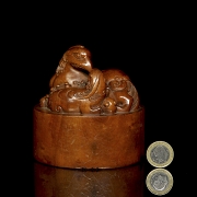 Sello de madera tallada