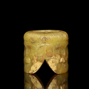 Figura de jade amarillo