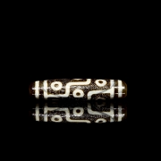 Antigua cuenta de ágata tallada 