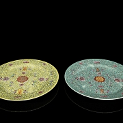 Pareja de platos esmaltados