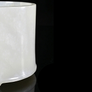 Bote para pinceles de jade blanco de Hetian, Dinastía Qing