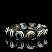 Pulsera de doce Dzi de ágata, dinastía Tang