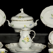 Meissen tableware ‘Yellow Rose and Forget-me-not’
