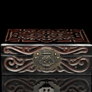 Lacquered wooden box ‘‘Scrolls’’, with Qianlong seal - 7