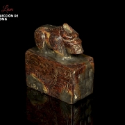 Yellow jade seal ‘Ox’, Shang dynasty