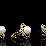 Conjunto en oro amarillo de 18K con perlas y diamantes
