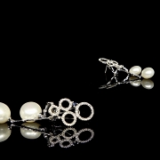 Pendientes en oro blanco de 18k con diamantes y perlas