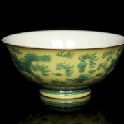 Cuenco de porcelana policromado 