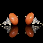 Pendientes de oro amarillo con coral y diamantes