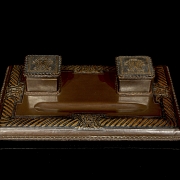 Escribanía de cuero repujado, pps. s.XX - 4