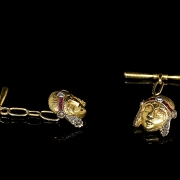 Gemelos de oro amarillo de 18 kt con esmaltes y brillantes