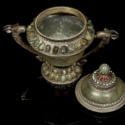 Recipiente ritual de jade, plata y gemas preciosas, Tíbet, s.XIX