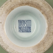 Cuenco con pie de porcelana 