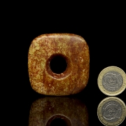 Colgante de jade tallado, cultura Hongshan