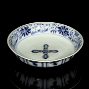 Pequeño plato de porcelana esmaltada en azul y blanco, dinastía Qing - 5