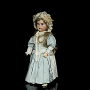 Muñeca de porcelana de la SFBJ, Talla 11, París, Francia, c. 1910-1920.