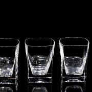 Juego para licor con cubitera y cinco vasos, s.XX